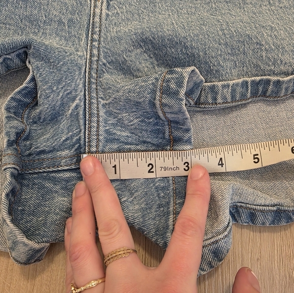 Abercrombie & Fitch Light Wash Mom Short High Rise Denim Shorts Curve Love Sz 22 - Picture 7 of 7
